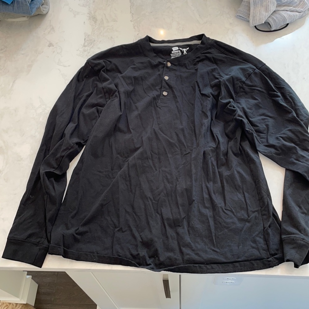 Men’s Black Long Sleeve! Sz: XL!